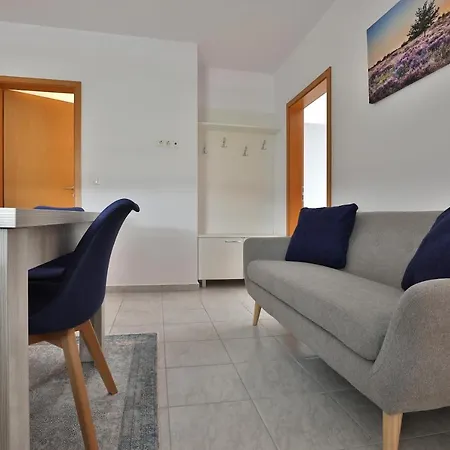 Apartment Ada Homes E6 *